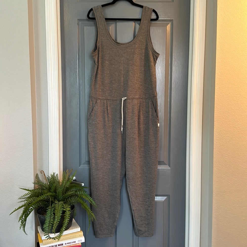 Vuori Jumpsuit size Medium